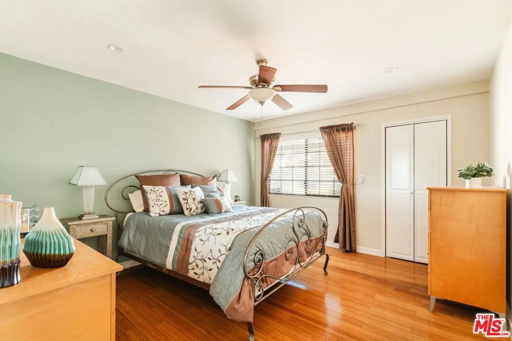 4837 Round Top Drive, Los Angeles, California 90065 home-pic-16